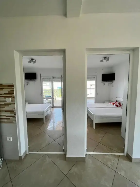 Бусат: Apartmani Bojana