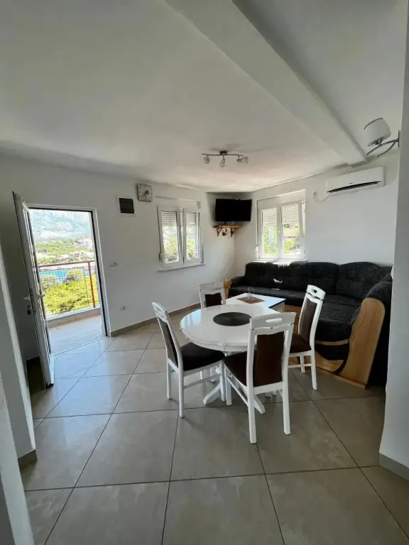Бусат: Apartmani Bojana