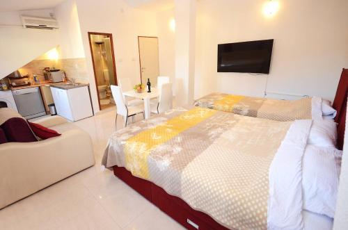 Доброта: Tajami Apartments