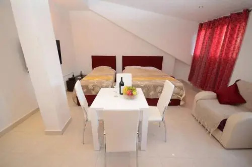 Доброта: Tajami Apartments