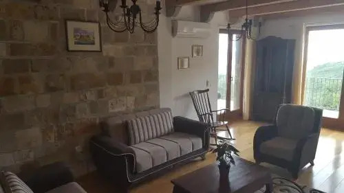 Будва: Stone House