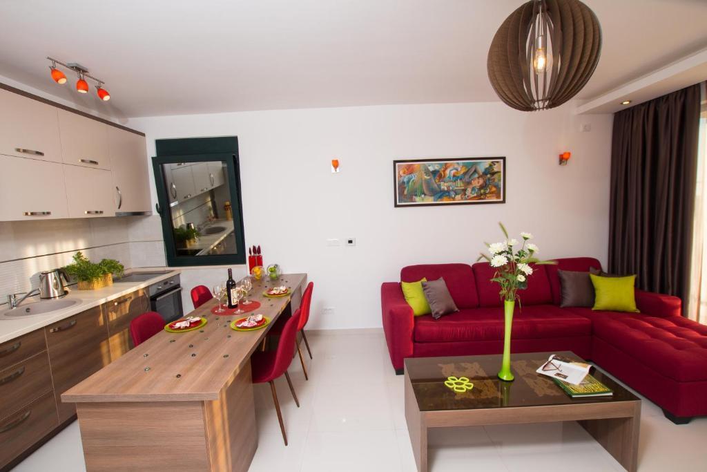 Бусат: Apartment Ema Star