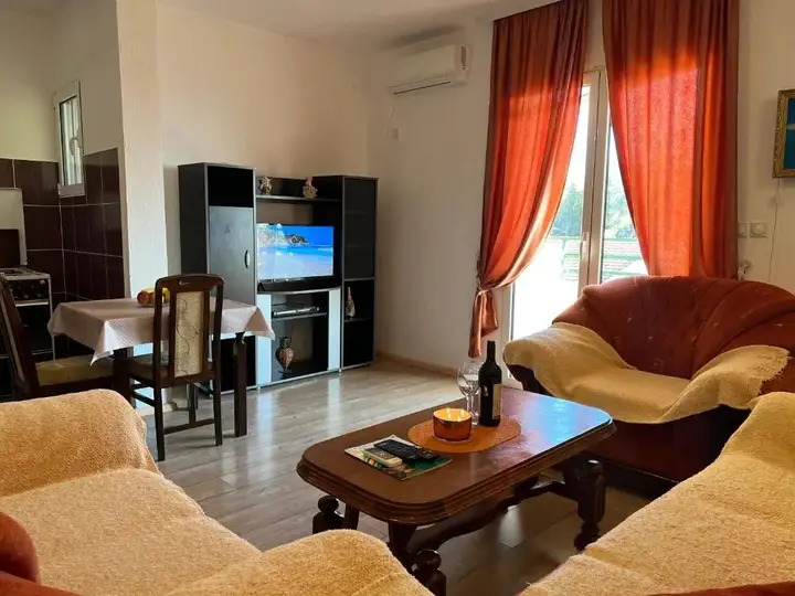 Бар: Apartments Mujovi