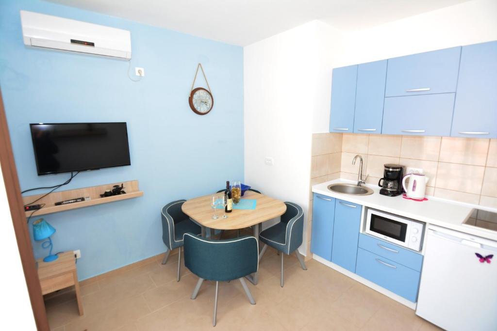 Столив: Holiday Home Cattaro