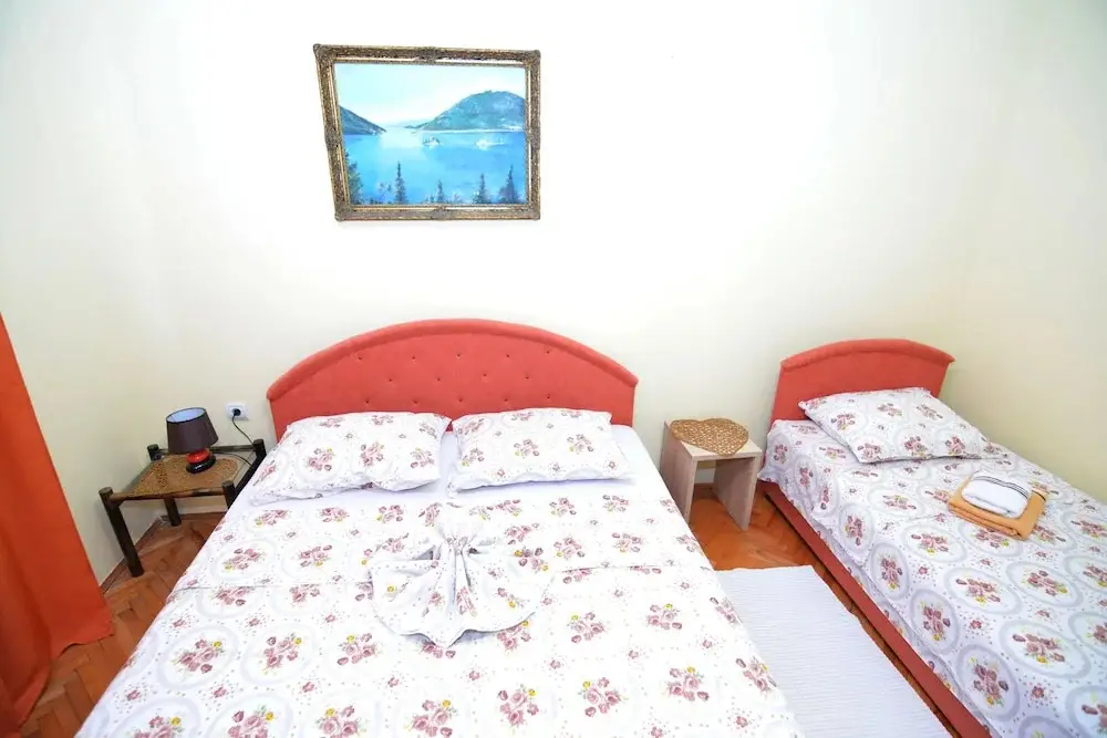 Столив: Holiday Home Cattaro