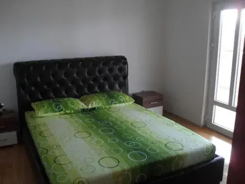 Тиват: Apartment Peka