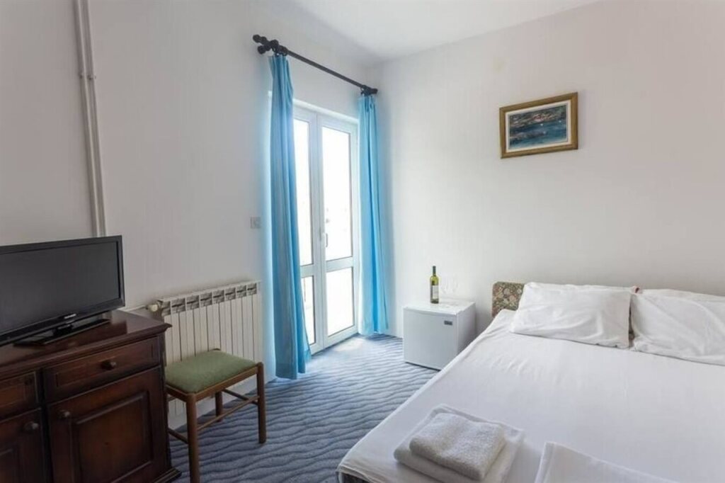 Будва: Hotel Jovana