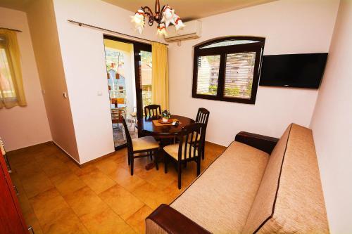 Тиват: Apartments Marinic