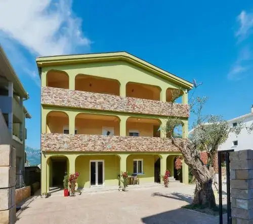 Бар: Apartments Villa FourTuna