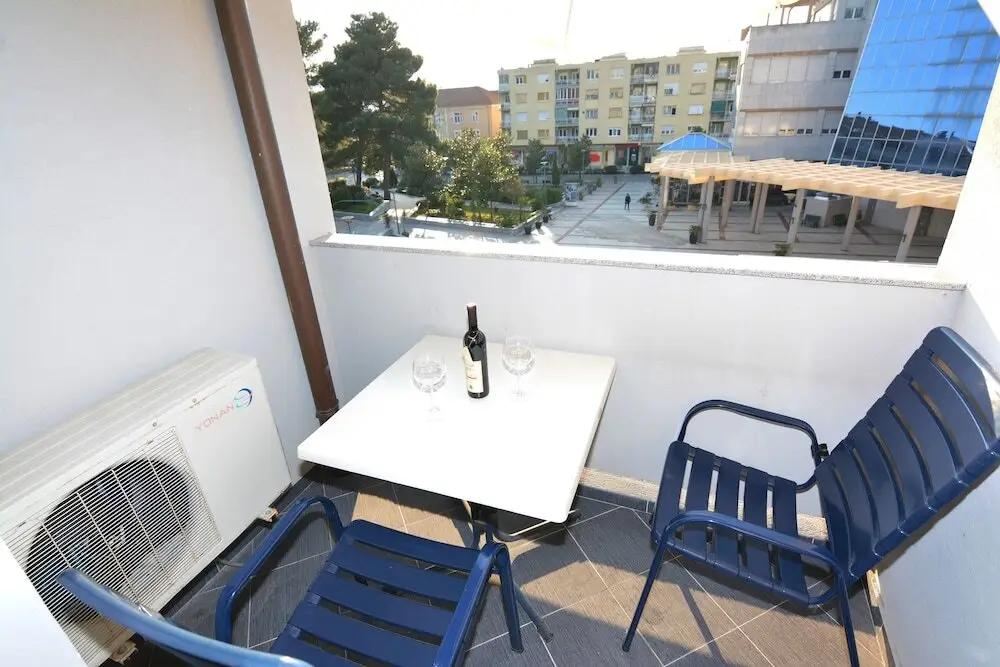 Тиват: Hana Apartment