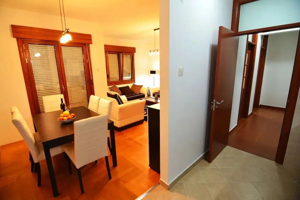 Тиват: Hana Apartment