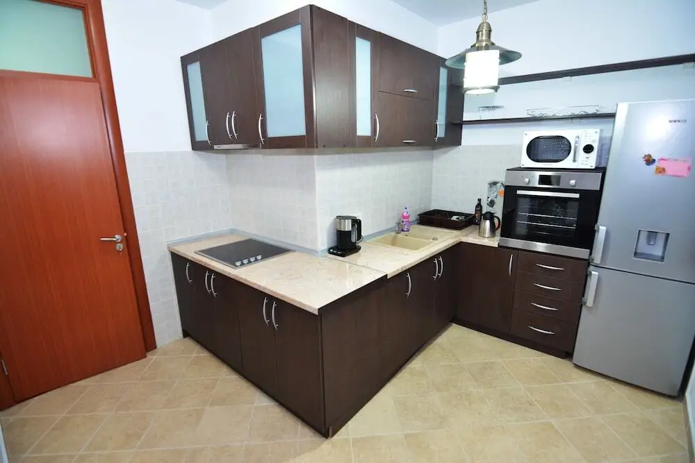 Тиват: Hana Apartment