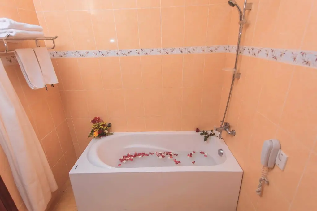 Куангнгай: My Tra Riverside Hotel