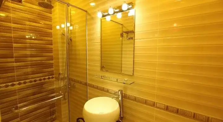 Хошимин: Nest Hotel