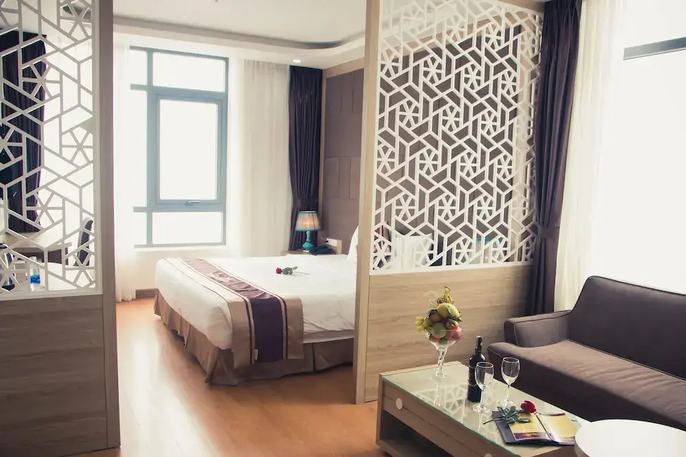 Там-Дао: Royal Huy Tam Dao