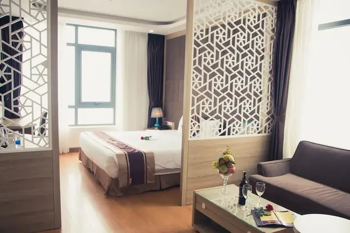 Там-Дао: Royal Huy Tam Dao