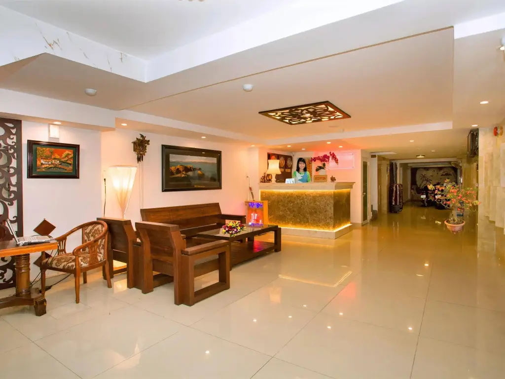Нячанг: Rex Hotel and Apartment