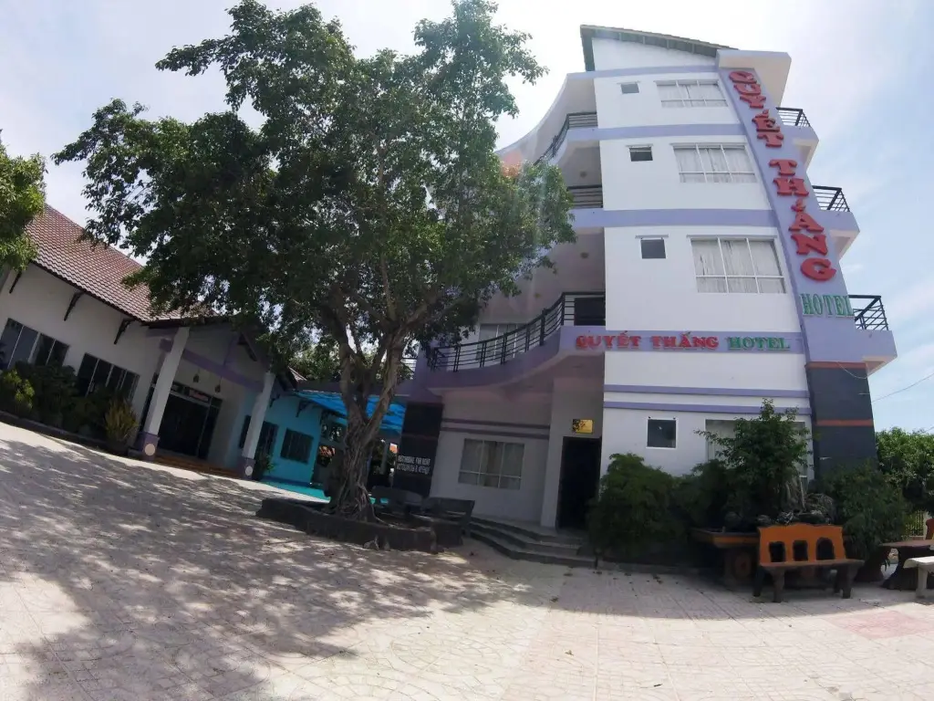 Quyet Thang Doc Let Hotel & Beach — фото 1