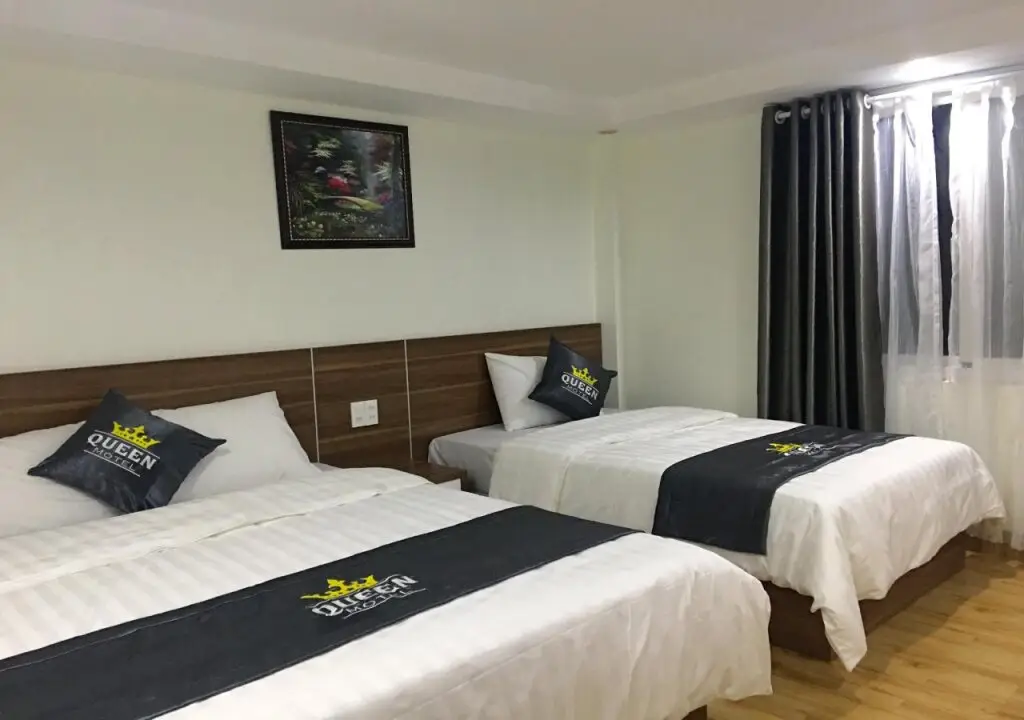 Халонг: Queen Motel