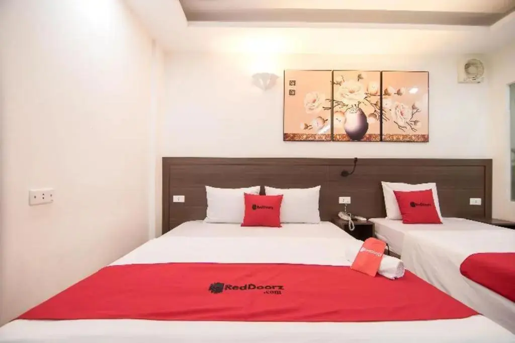 Ханой: RedDoorz near Le Van Luong Street