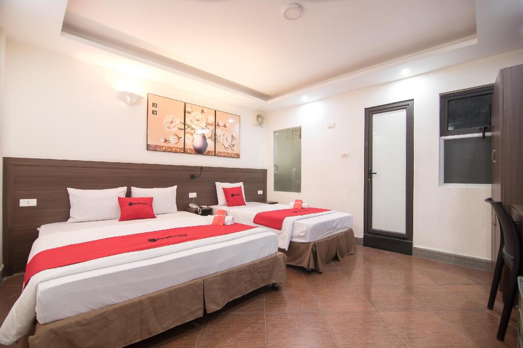 Ханой: RedDoorz near Le Van Luong Street