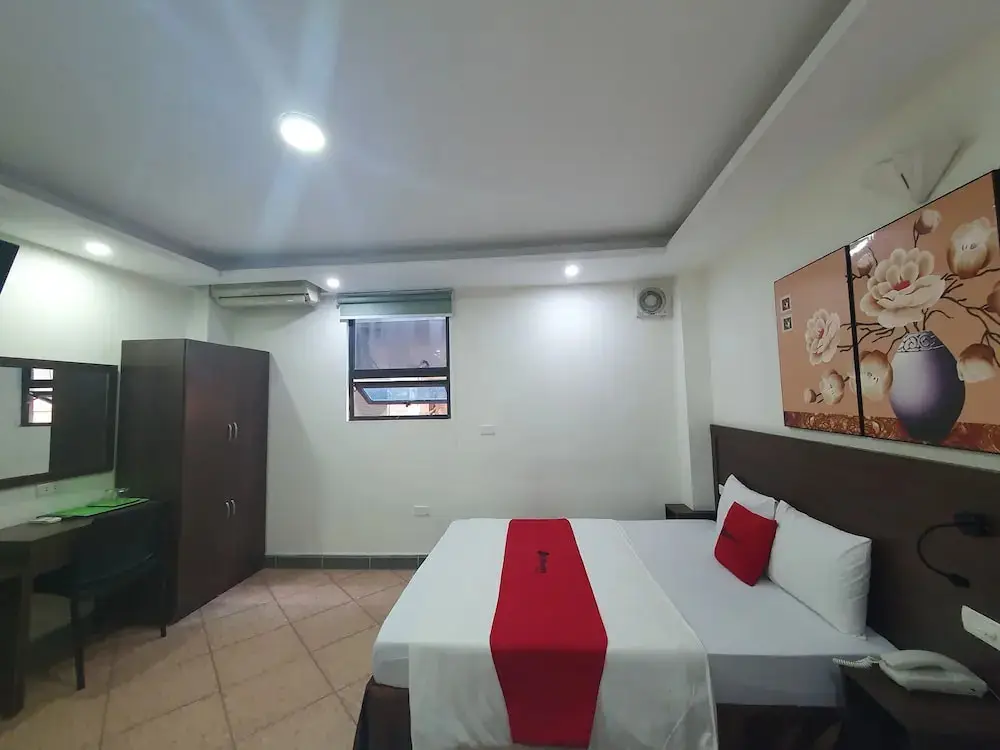 Ханой: RedDoorz near Le Van Luong Street