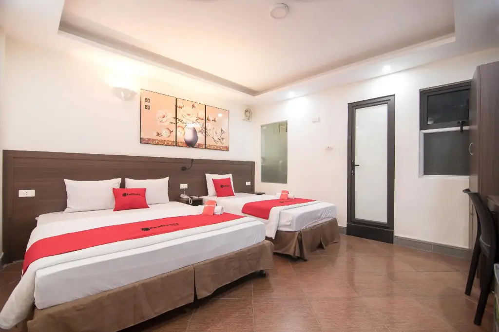 Ханой: RedDoorz near Le Van Luong Street