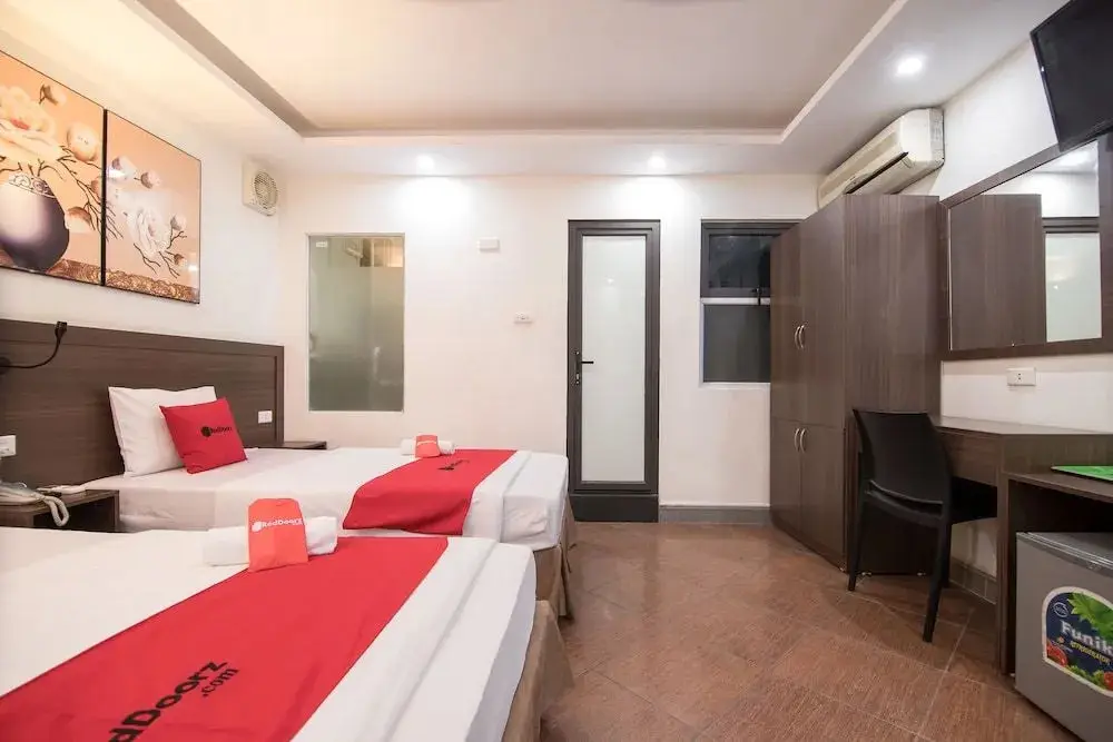 Ханой: RedDoorz near Le Van Luong Street