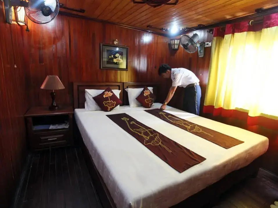 Халонг: Bien Ngoc 06 Cruise