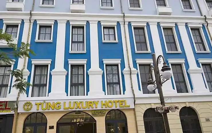 Luxury Hotel — фото 1