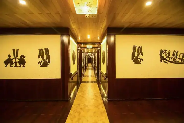Халонг: Dragon Legend Cruise