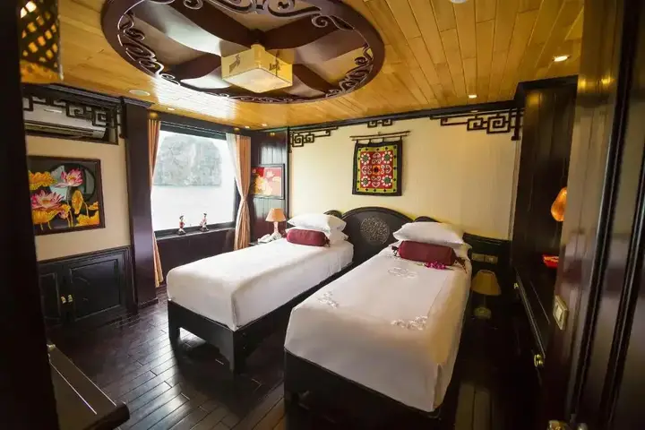 Халонг: Dragon Legend Cruise