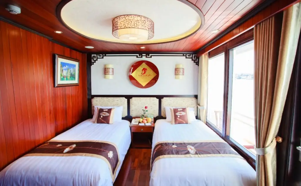 Халонг: Viola Cruise Halong Bay