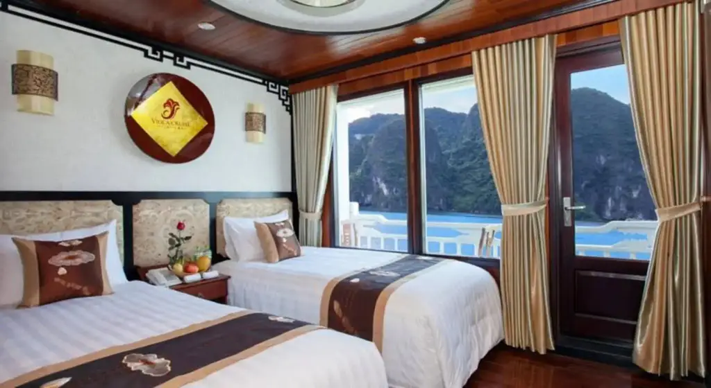 Халонг: Viola Cruise Halong Bay