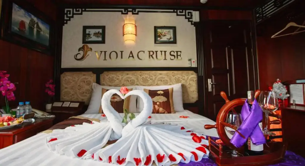 Халонг: Viola Cruise Halong Bay