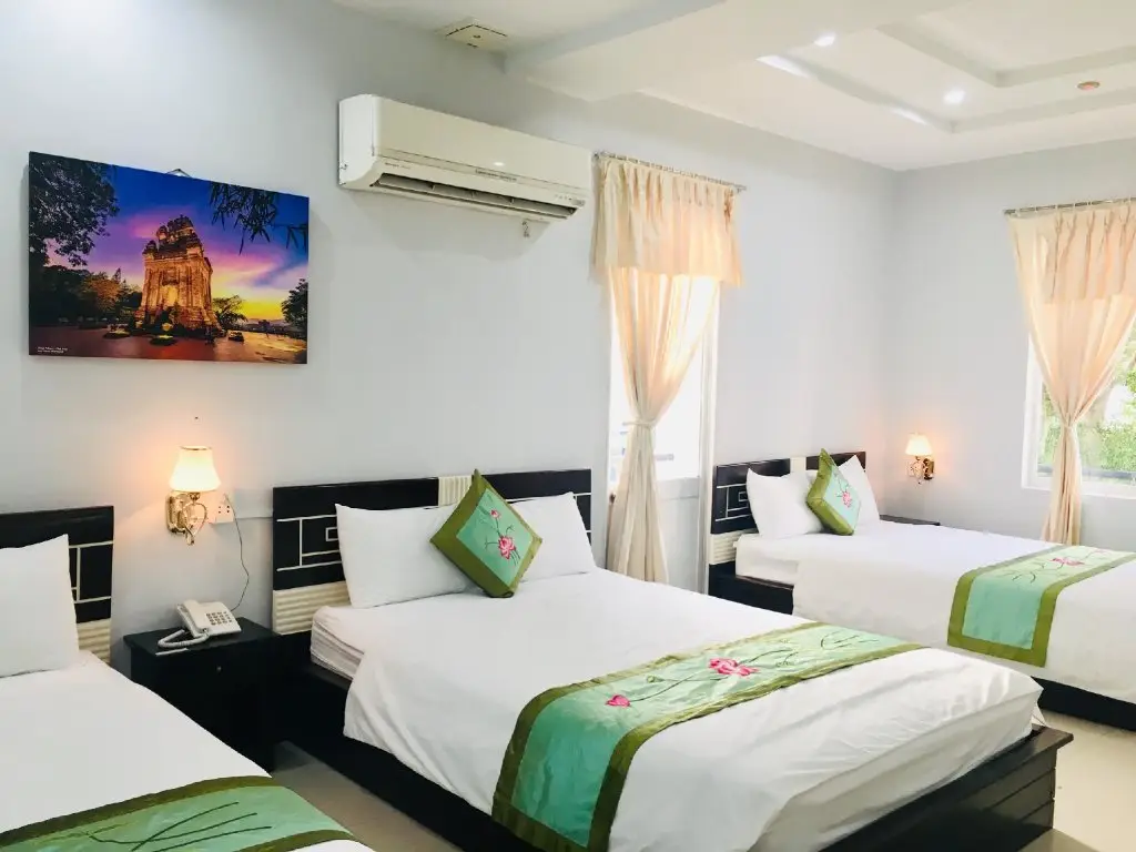 Туй-Хоа: Hung Vuong Hotel