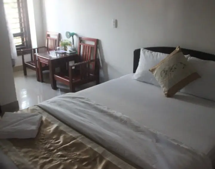 Хюэ: Hotel Cyclist