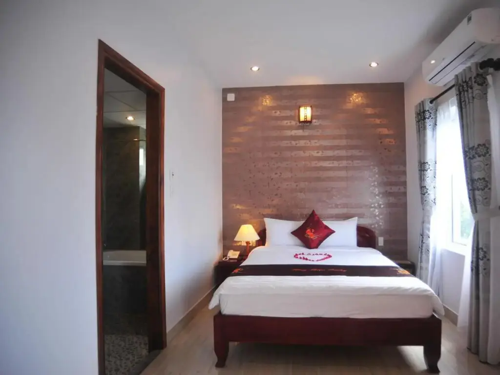 Хюэ: Ruby Hotel