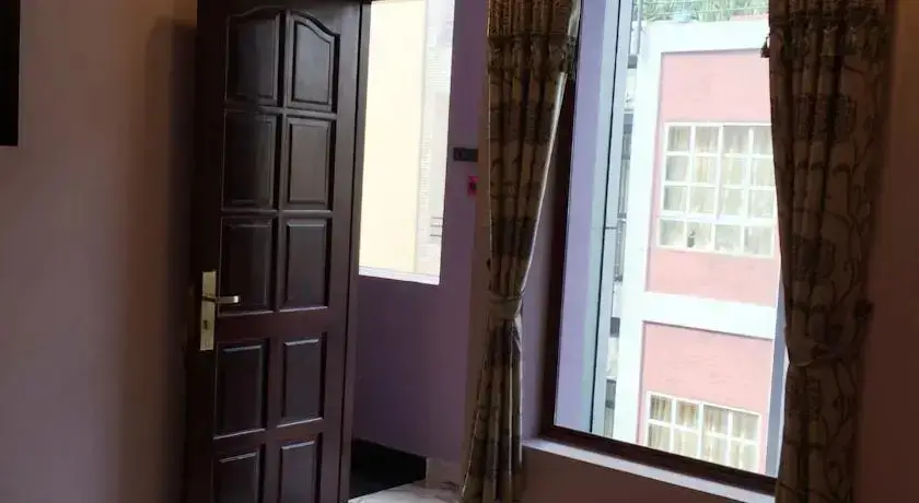 Хошимин: Lavender Garden Hotel