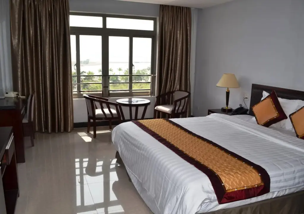 Халонг: Bong Sen Ha Long Hotel