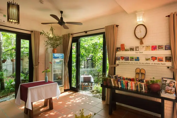 Хойан: East West Villa