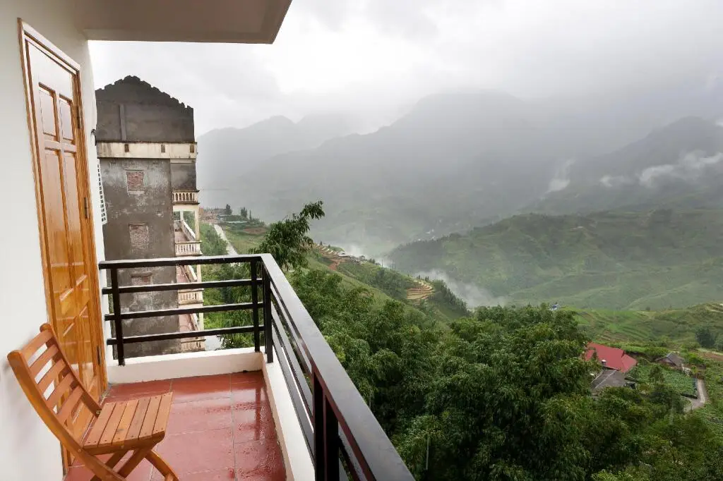 Шапа: Eden Mountain View Hotel