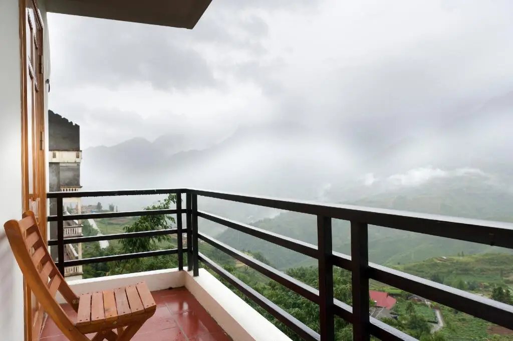 Шапа: Eden Mountain View Hotel