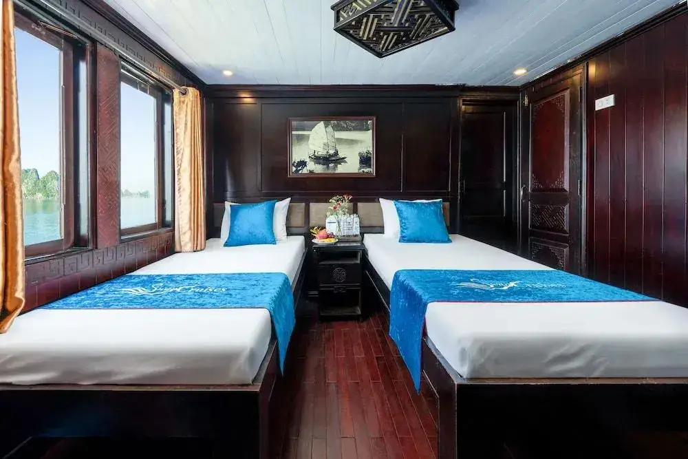 Халонг: Swan Cruises Halong