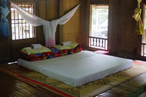 Маи-Чау: Mai Chau Traditional Thai Family homestay