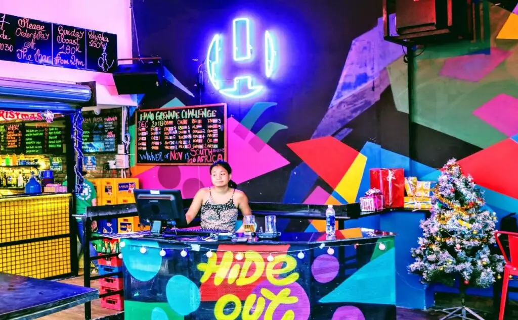 Хошимин: The Hideout