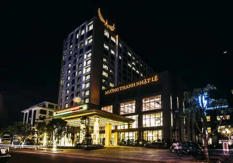 Muong Thanh Luxury Nhat Le Hotel — фото 1