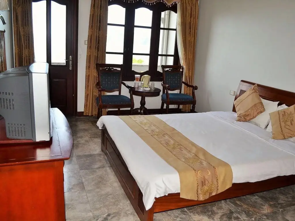 Халонг: Hoa Binh Ha Long Hotel