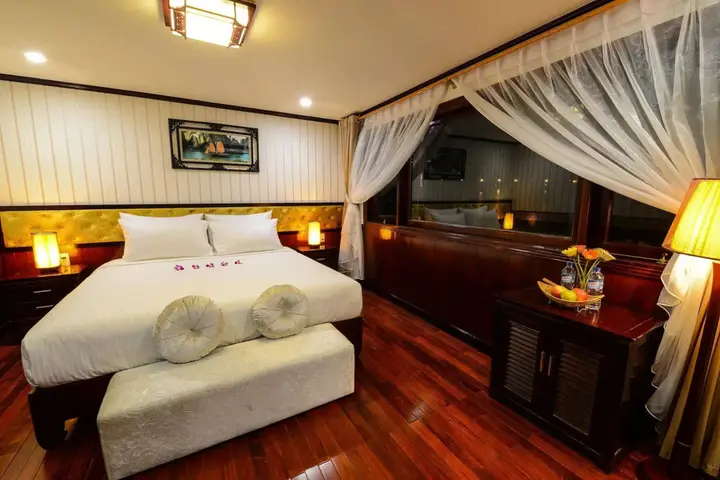 Халонг: Halong Silversea Cruise