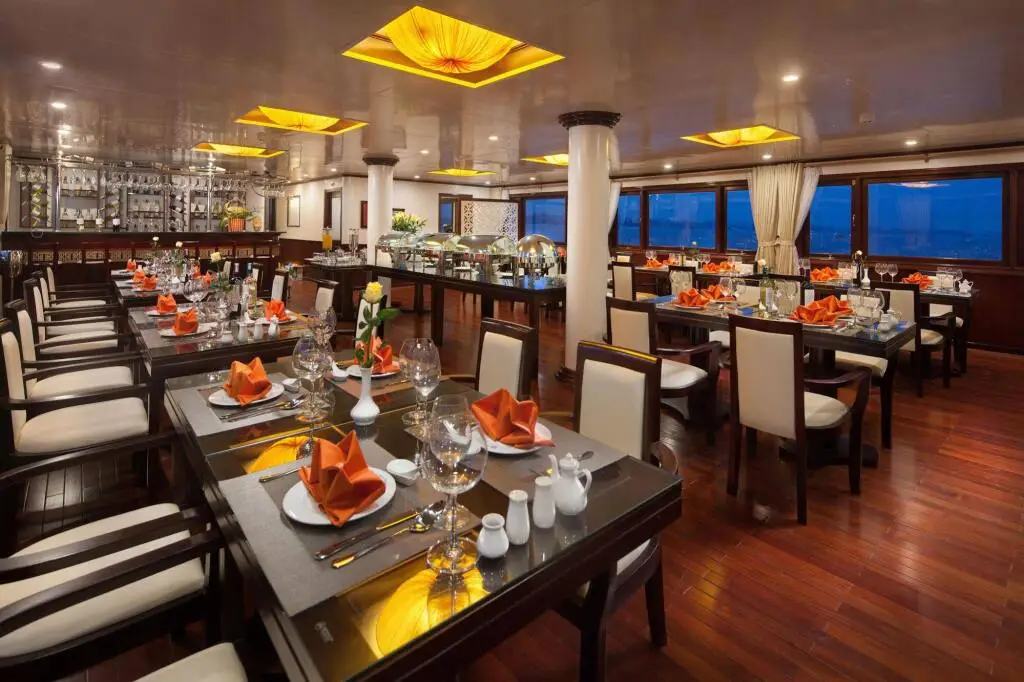 Халонг: Halong Silversea Cruise